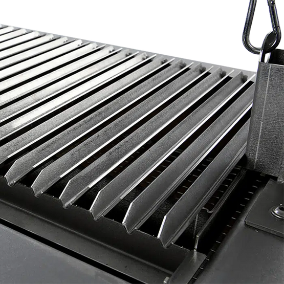 Bertha Asado Grill – Right Hand